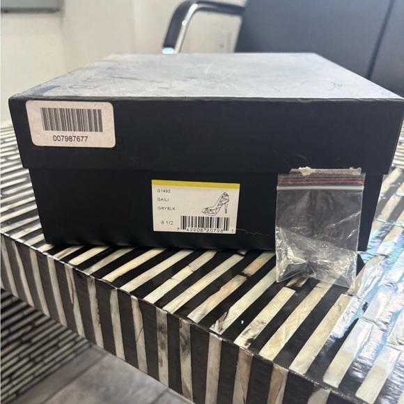 Authentic L.A.M.B. Women's Gray Peep Toe Heels-Retails $295 - Picture 9 of 9